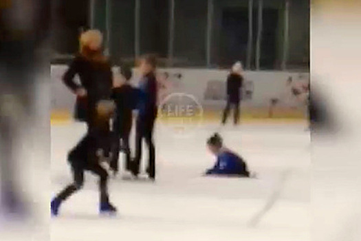 Родители рассказали о «зверствах» бросавшего детей об лед российского тренера