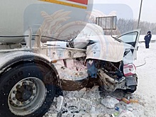 В Татарстане легковушка влетела в бензовоз