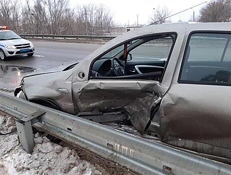 В ДТП на ул. Уральской пострадали три человека