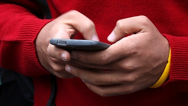 В России начали выпускать из дома по SMS-пропускам