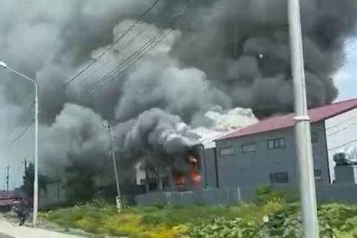 В Южно-Сахалинске произошел пожар в автомастерской