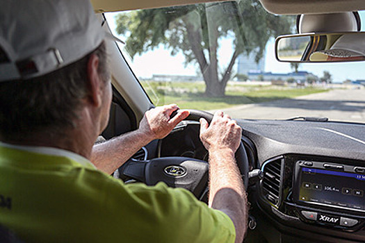 Владельцам Lada XRay позволили отключать электронных помощников