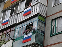 9 Мая в Камышине запустили с балконов сотни бумажных самолетиков