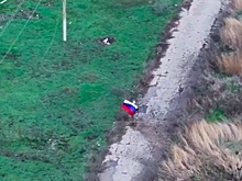 Российские военнослужащие водрузили триколор в Зеленом Гае