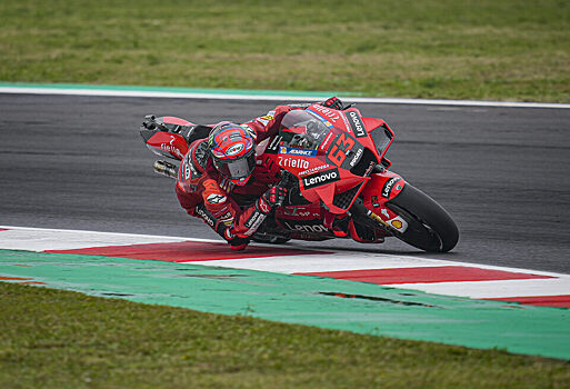Франческо Баньяя победил на Гран При Алгарве, Ducati взяла Кубок конструкторов