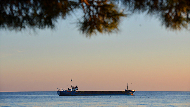 Россиянин лишился пальца во время рейса на нефтяном танкере