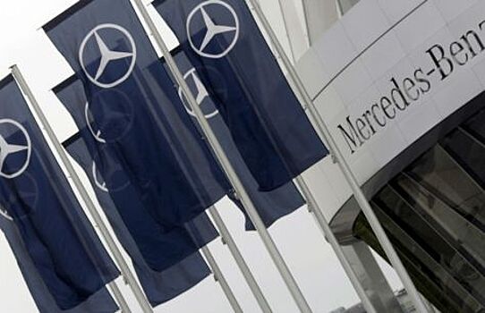 Чистая прибыль Daimler за год сократилась на треть