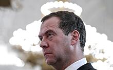 Медведев обрадовал бюджетников