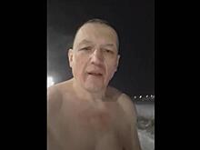 Курганец пробежал голым у здания арбитражного суда в знак протеста