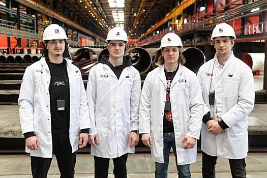 Хоккейная команда «Трактор» навестила челябинских трубников