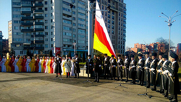 Во Владикавказе установили 30-метровый аланский флаг