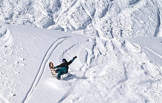 Красноярский сноубордист оказался под лавиной