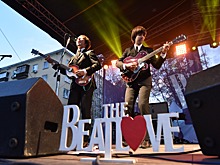 Двойники битлов, хиппи и фенечки: Уралмаш в третий раз принял фестиваль The Beatles fest