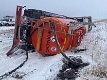 На трассе в Башкирии опрокинулся бензовоз с топливом