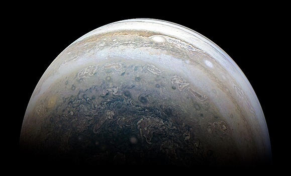 Новые полярные сияния обнаружены на 4 крупнейших лунах Юпитера
