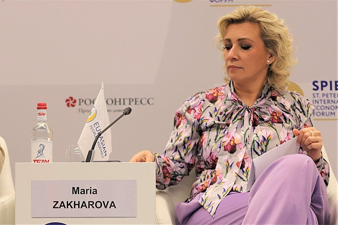 Мария Захарова усомнилась в профессиональных качествах Анналены Бербок