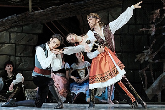 Театр оперы и балета имени Хворостовского выступит во Владивостоке