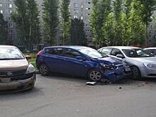 В Тюмени подросток протаранил несколько автомобилей