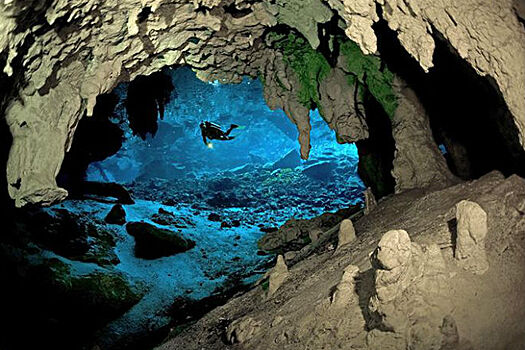 Подводная пещера майя: космос под землей
