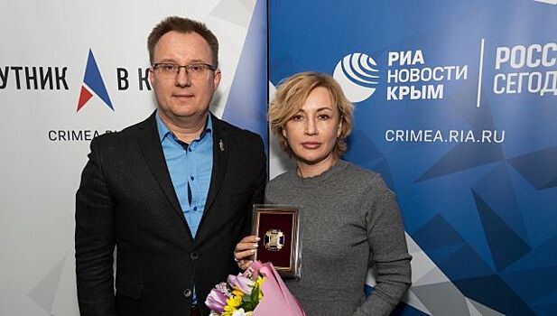 Шеф-редактора "Спутника в Крыму" наградили почетным знаком СЖР