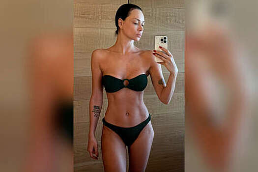 Актриса Настасья Самбурская опубликовала фото в купальнике