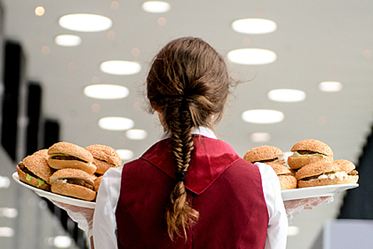 Россиян предупредили о главной опасности фастфуда для здоровья