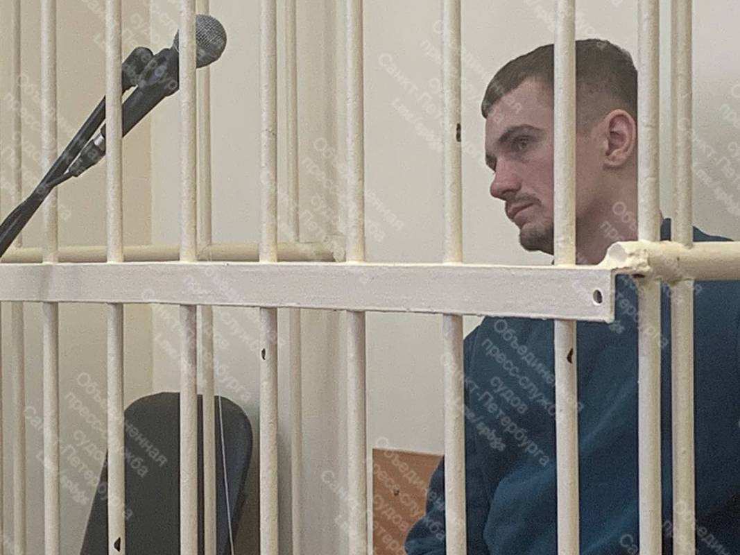 Россиянин под наркотиками ударил сотрудницу аэропорта и вырвал у нее клок волос