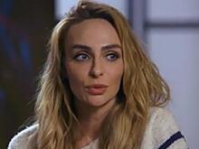 Отцу Варнавы приходилось оправдываться за ее наряды