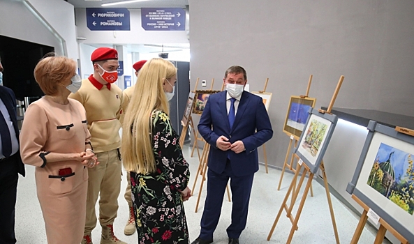 Андрей Бочаров провел встречу с молодежным активом Волгоградской области