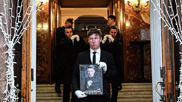 Актера Лобоцкого похоронили на Троекуровском кладбище