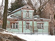 Дорога к музею народного творчества покрылась ямами