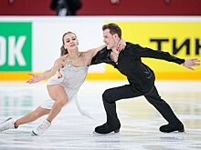 Виктория Синицина показала бэкстейдж новой яркой фотосессии на каблуках