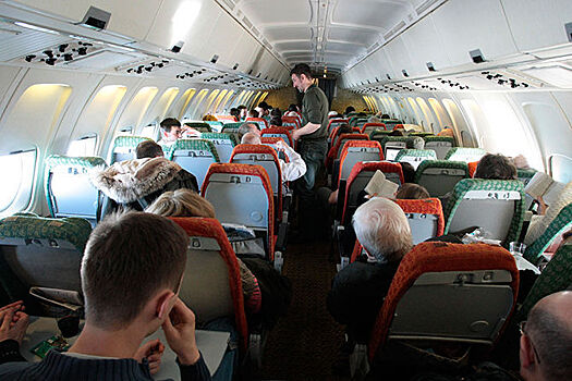 Пассажир попытался покончить с собой на рейсе Москва-Петербург