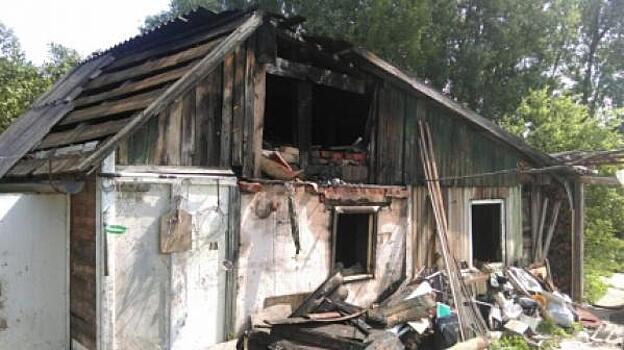 В Йошкар-Оле на пожаре погиб живший в бане пенсионер