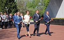 Рязанские власти возложили цветы к Скорбященскому мемориалу