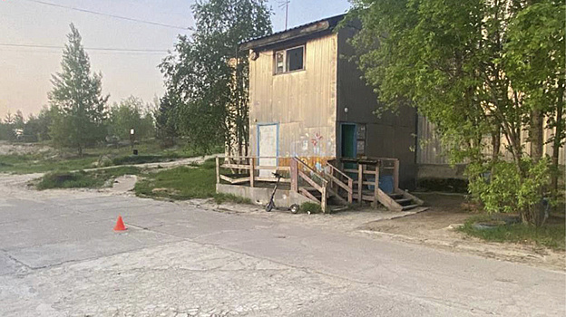 В Ноябрьске пешеход попал под колеса электросамоката