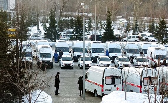 Представители медицинских учреждений Татарстана получили 24 автомобиля