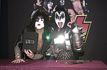 Солисту группы Kiss запретили появляться на телеканале