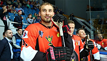 Шипулин и Легков сыграют в благотворительном хоккейном матче