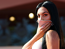 Не стесняется откровенных фото и помогает другим. Чем занимается девушка Роналду