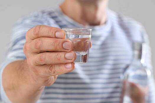 Нарколог оценила рецепт водки со сливочным маслом