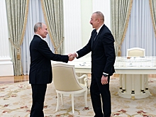 Путин поздравил Алиева с днем рождения