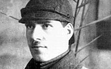 Почему маршал Жуков в молодости носил «гитлеровские» усы