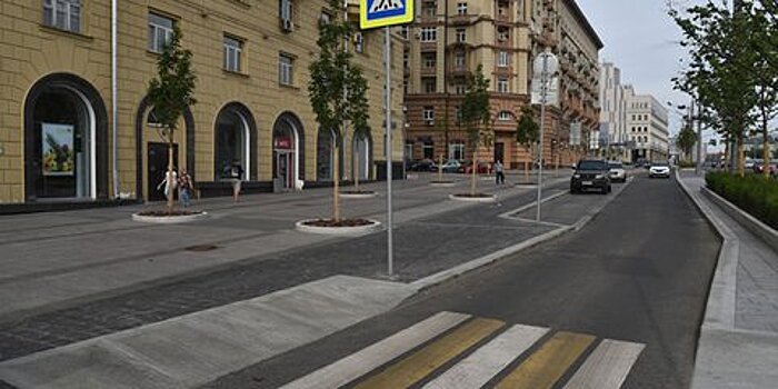 Водитель Saab сбил женщину на пешеходном переходе на востоке Москвы и скрылся