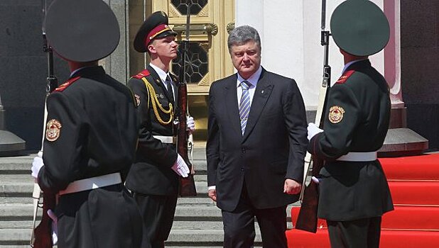 Что скрывается за военным заговором против Порошенко