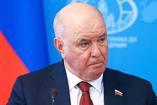 В России ответили на планы США закрыть отделения российского визового центра