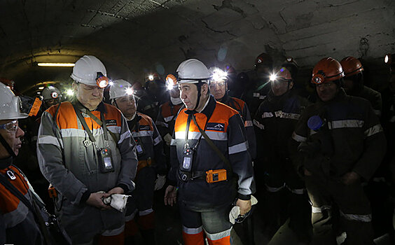 "Адский труд", "Насильно под землю не тянут" - мнения о забастовке шахтеров