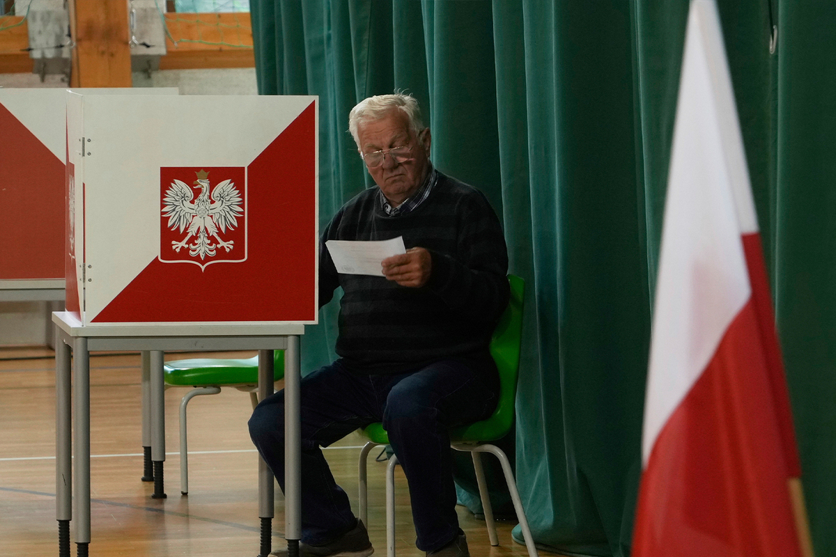 В Польше проходит второй тур президентских выборов
