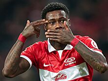 За что нападающего Спартака Квинси Промеса задержала полиция в аэропорту Дубая — футболиста ждёт депортация?