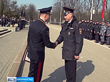 Начальник регионального УМВД наградил полицейских, задержавших опасных преступников